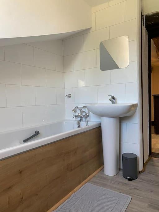Spacious 1 Bed Home With Shared Pool Champagnac-la-Rivière Εξωτερικό φωτογραφία